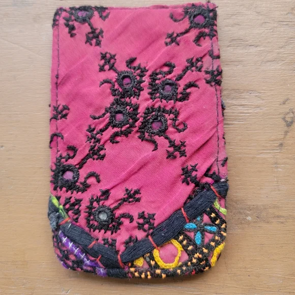🎱🔮 Free People Boho Embroidered Repurposed vtg banjara hippie Wallet card case - Picture 15 of 16